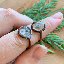 Load image into Gallery viewer, Forget-Me-Not Flower Copper Ring
