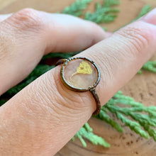 Load image into Gallery viewer, Yellow Petal Copper Ring - Size 4 1/2
